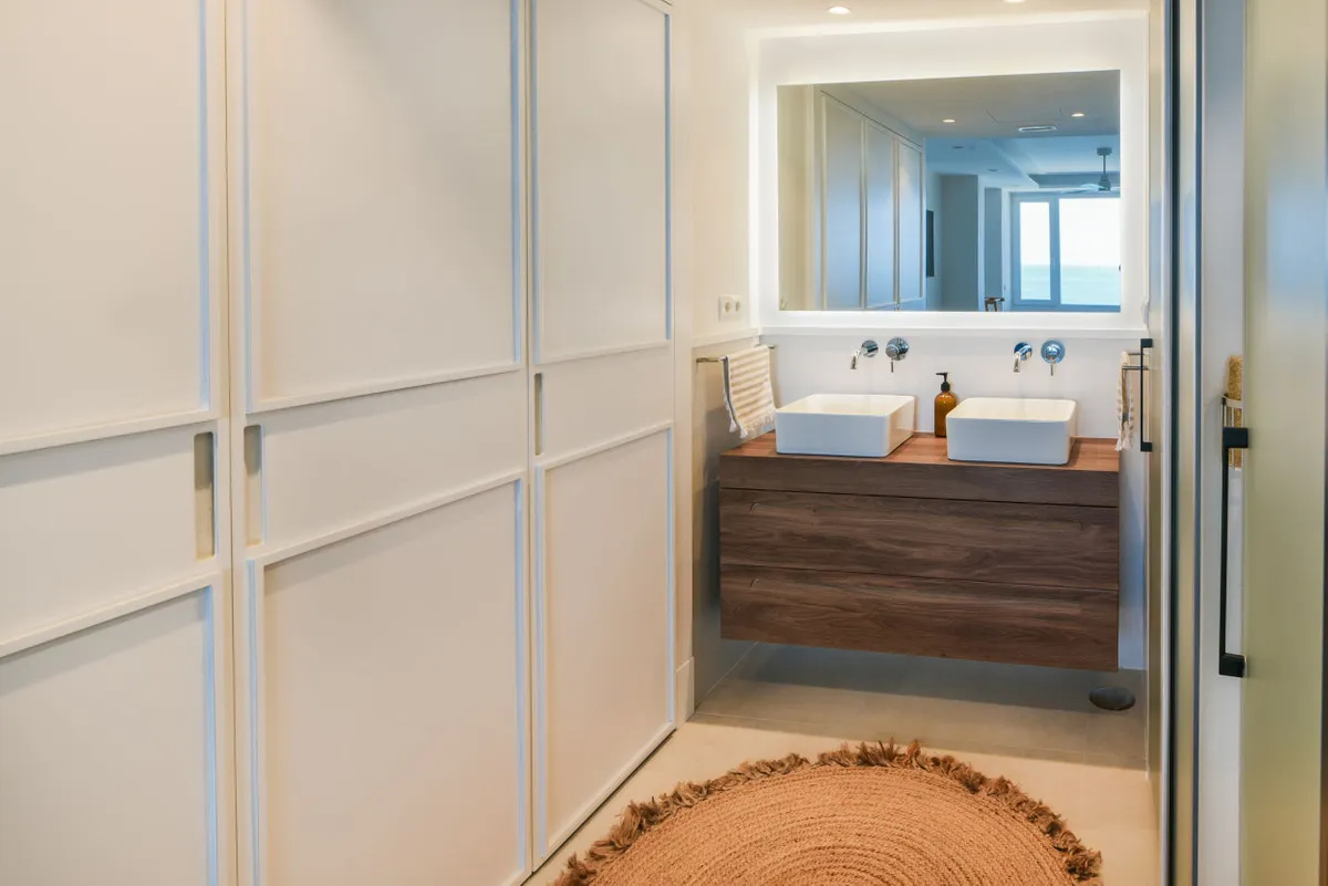 2bc12a01-f8c6-44cd-be4c-8e904cee29a5