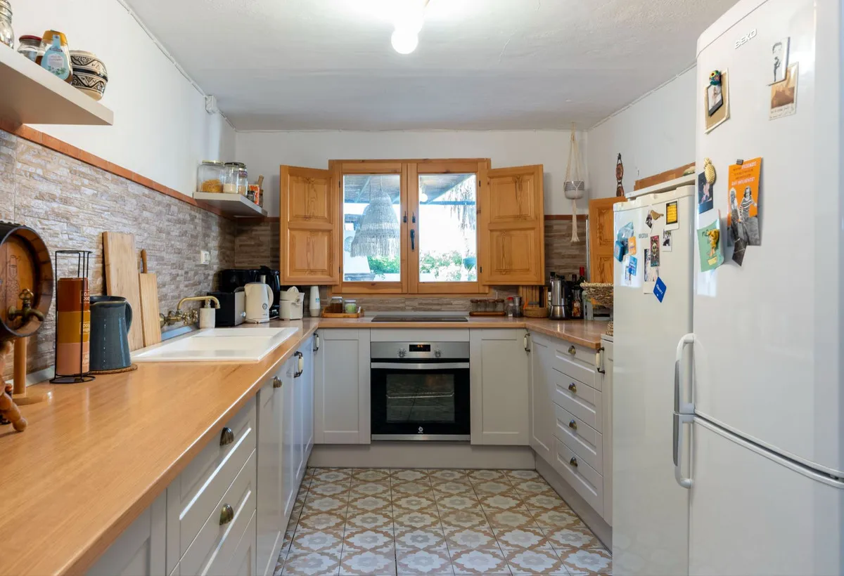 336b3098-33e0-4730-a647-a1924e274903