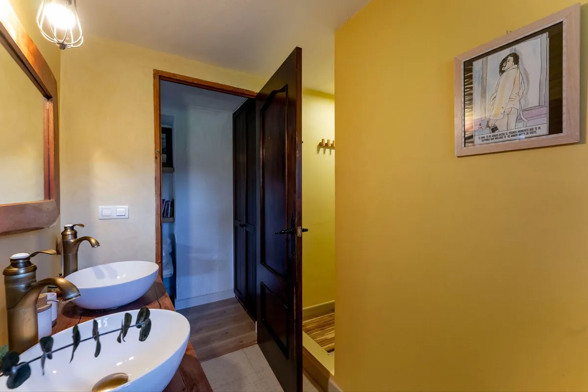 c8c671cd-8deb-4d8b-a81b-2e4d0fa16dc5