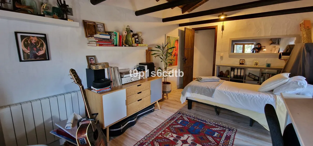 9f295d16-d977-403a-9242-bb7984cc3718