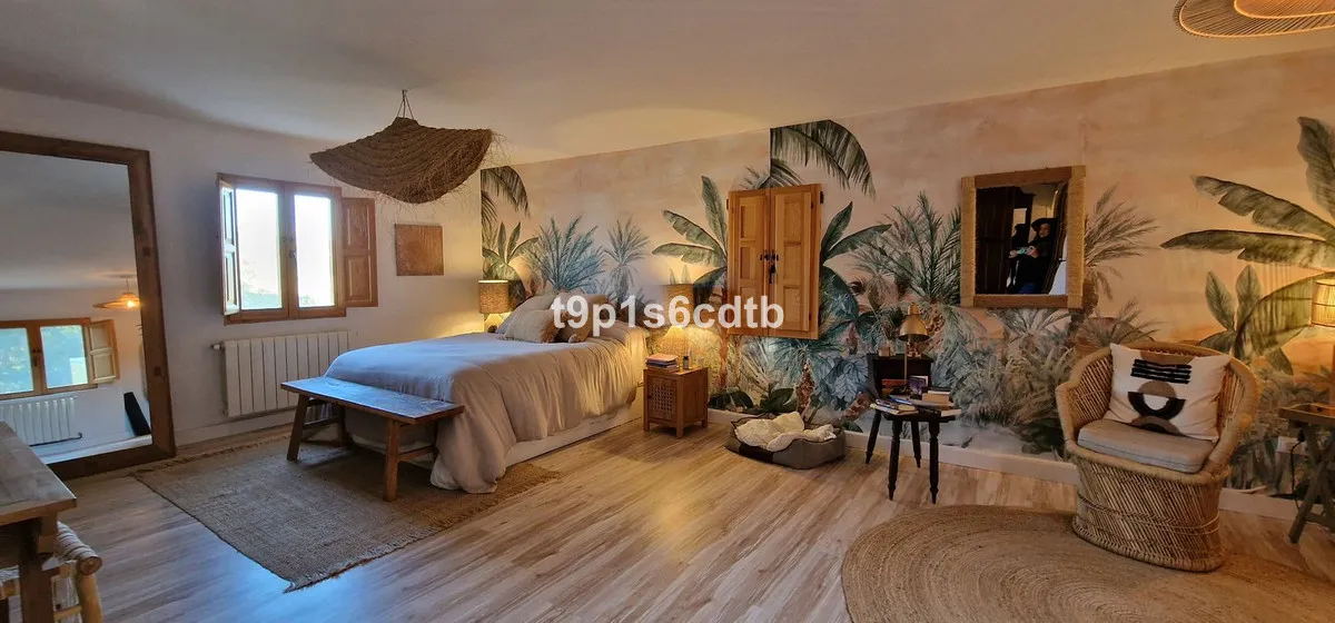 c048e645-db74-4356-83dd-9c4973822d3c