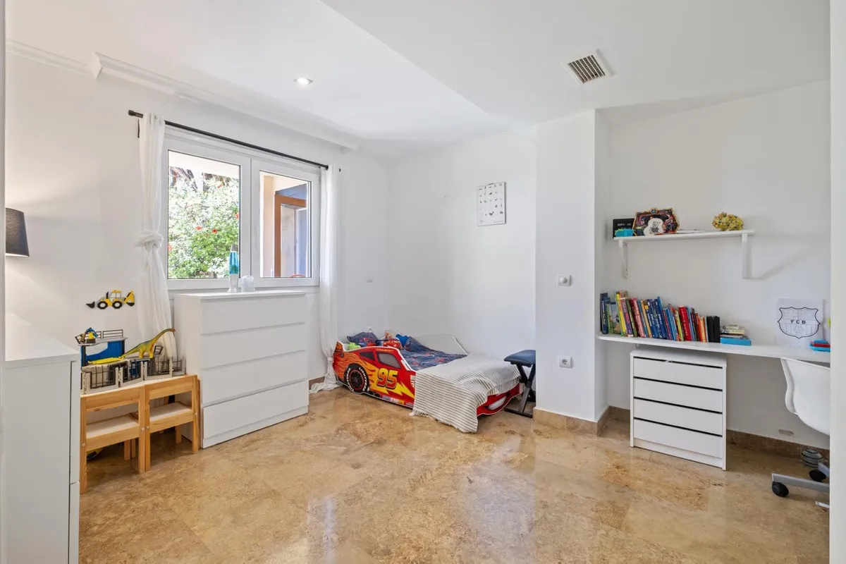 20d79e80-5a65-473e-984f-ee72933dc14d