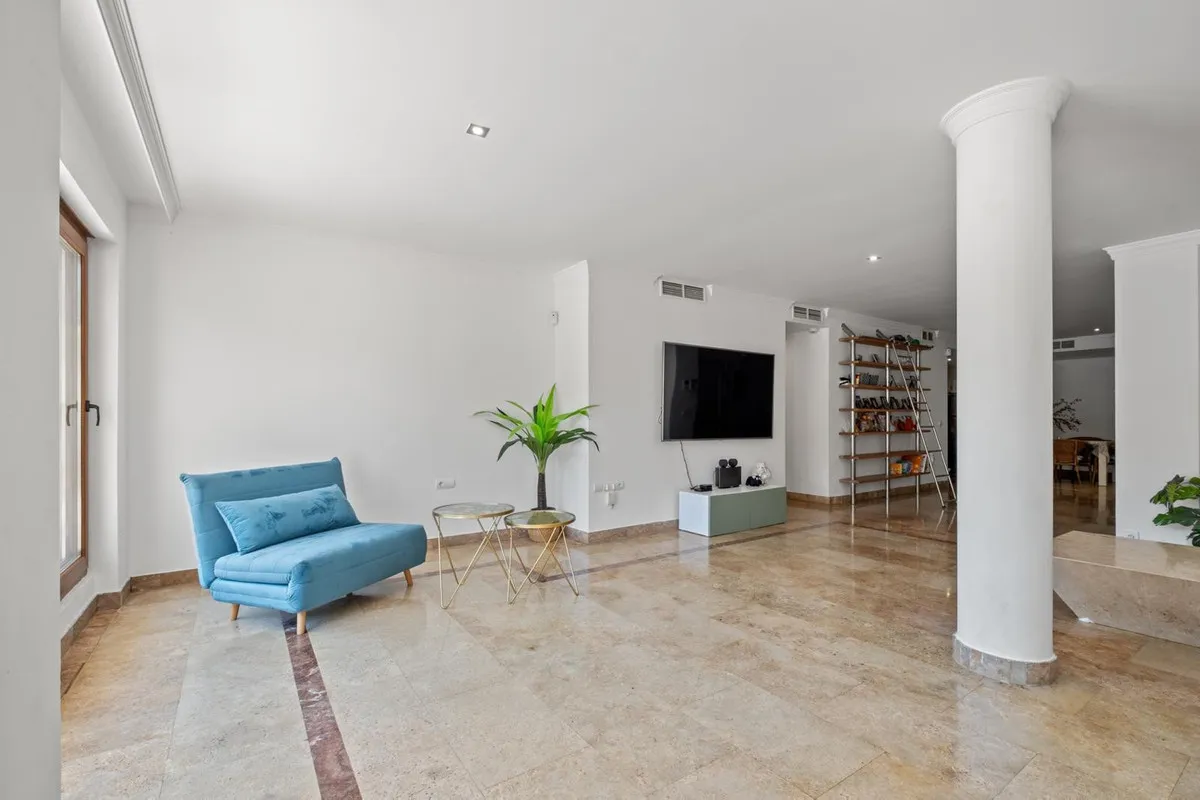 b5be8042-d7f1-4571-968a-8592b7f7e19b