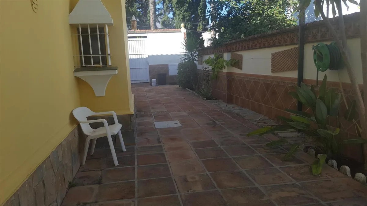 2b0049b8-21bc-4ab9-baea-59f433cf2e08