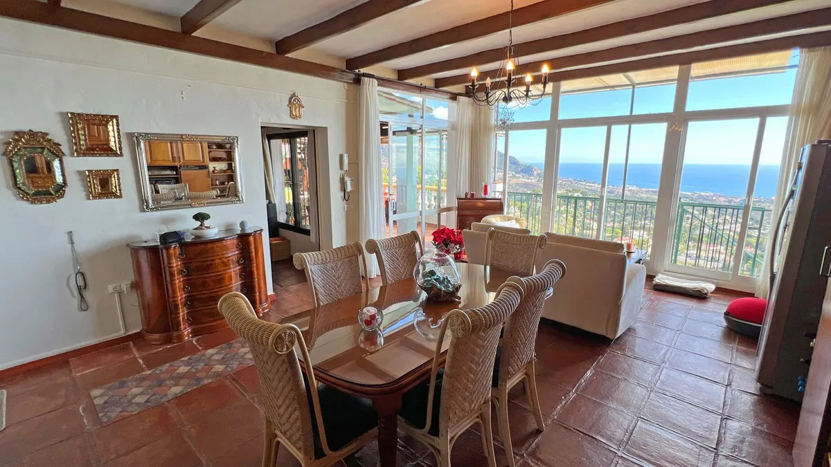 52f32801-14fc-4cd4-b4b8-eb52a9072b64