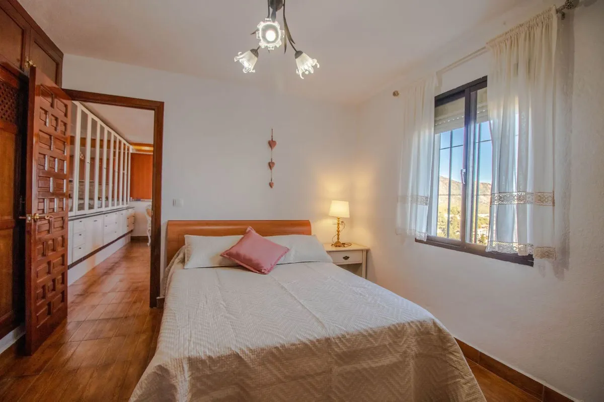 e1ad3b40-3d63-4688-a560-c277c4219757