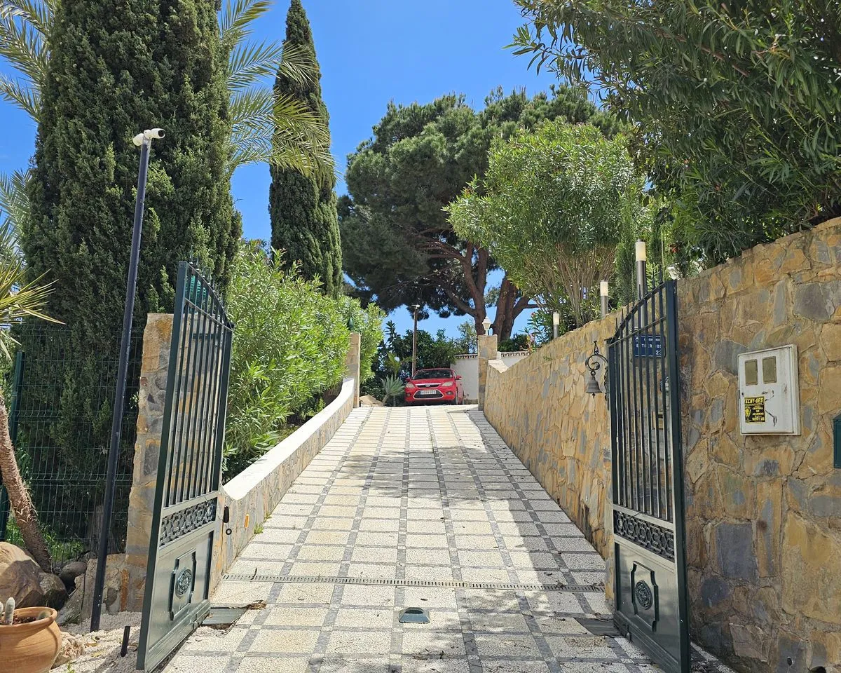 0999b4bb-b248-429e-8399-f5d79189635d