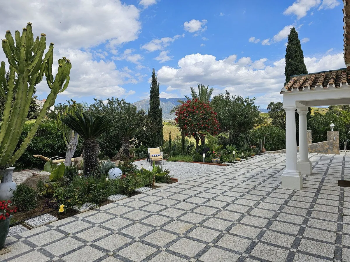 7e33a6bd-4655-4970-921e-a00374567db4