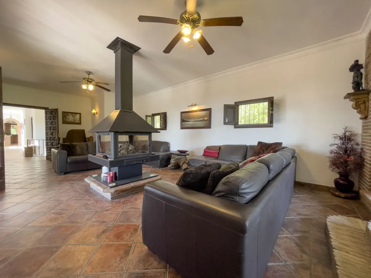 5b998557-4e02-46d5-ab04-896739e67be1