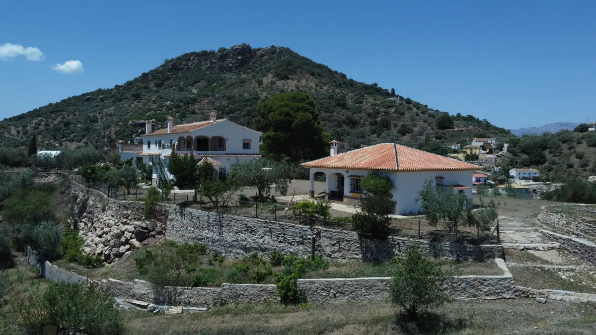 db8cd964-24bc-47e4-969c-8c7d84bebf5e