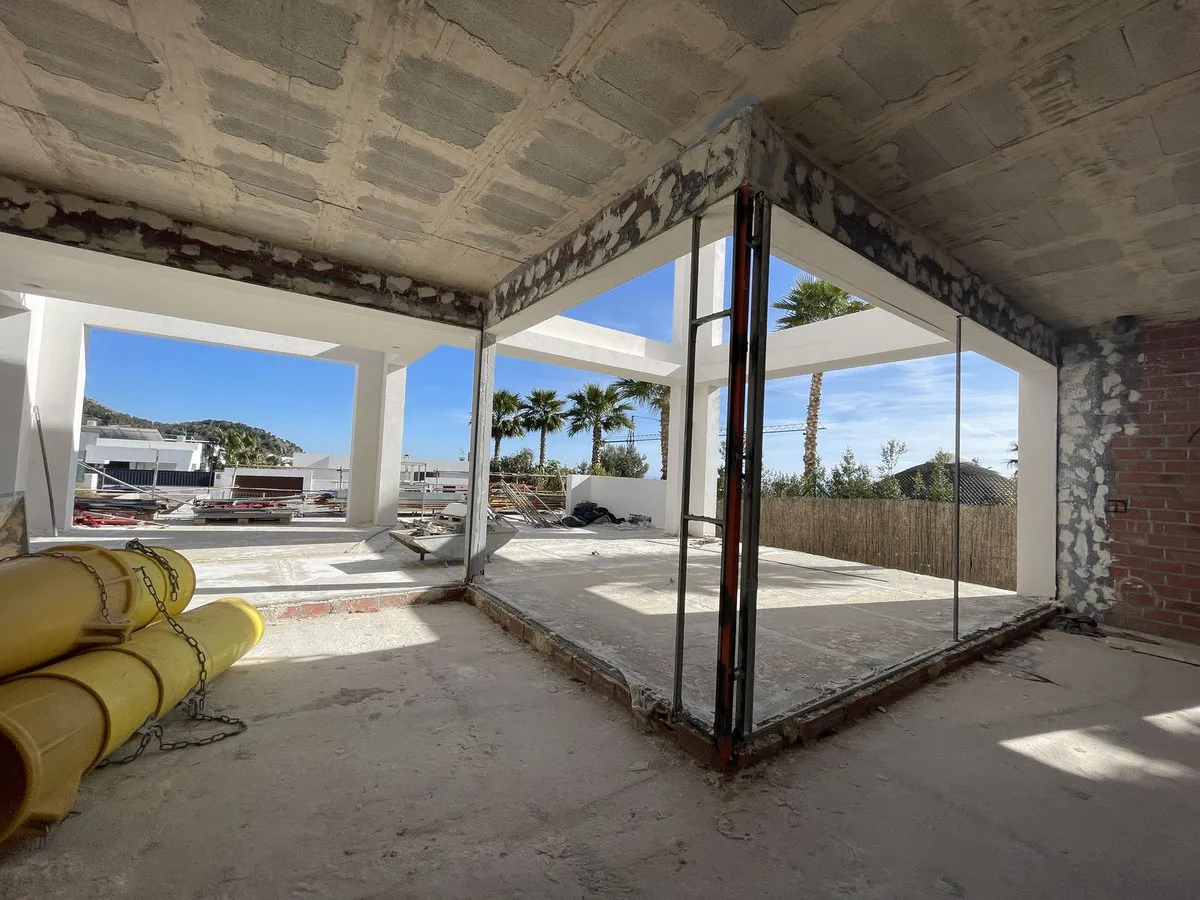 8c790395-669d-42c1-a277-22c7e4ec5a87