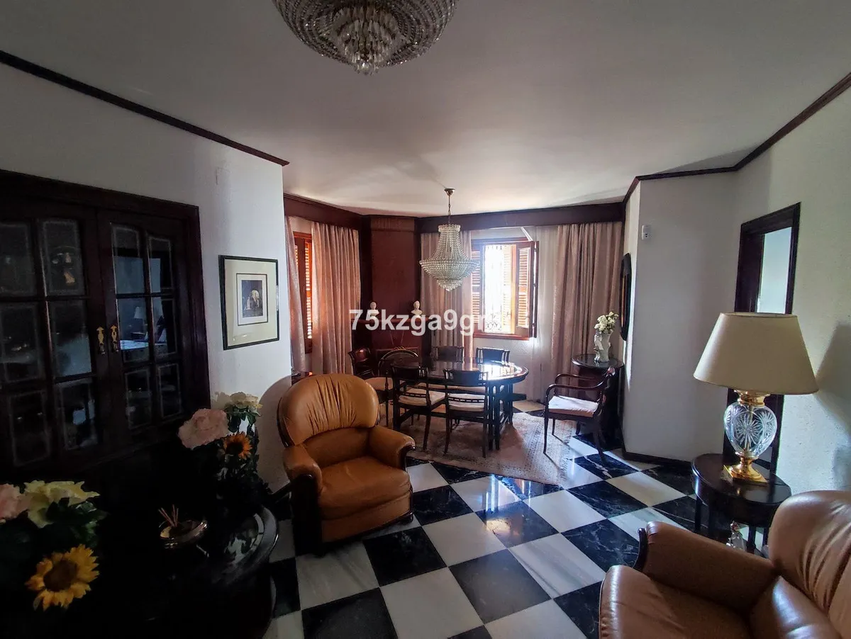 0070dbd9-5a8d-48df-869d-31a1653aadff