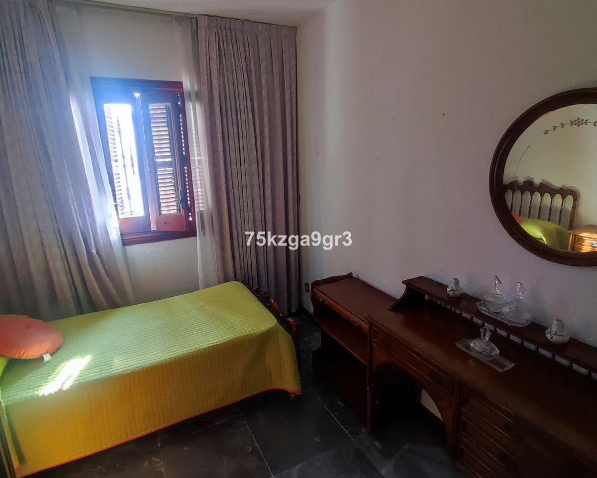 133d68db-aa12-4d3b-828c-a45830a69993