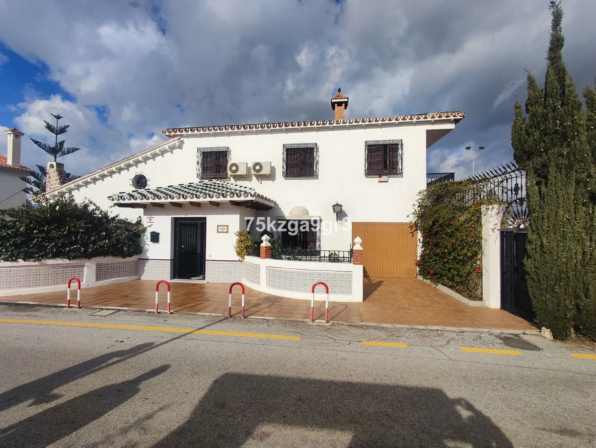 883589ec-8dc0-4810-8fdb-e971d99c252a