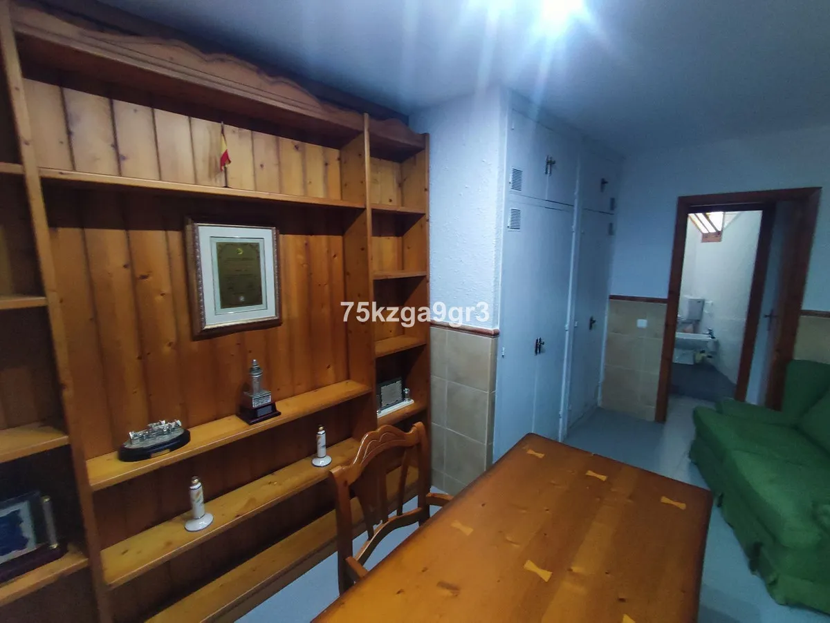 8ef4de3e-fe12-4c5d-8003-59ebe4638d06