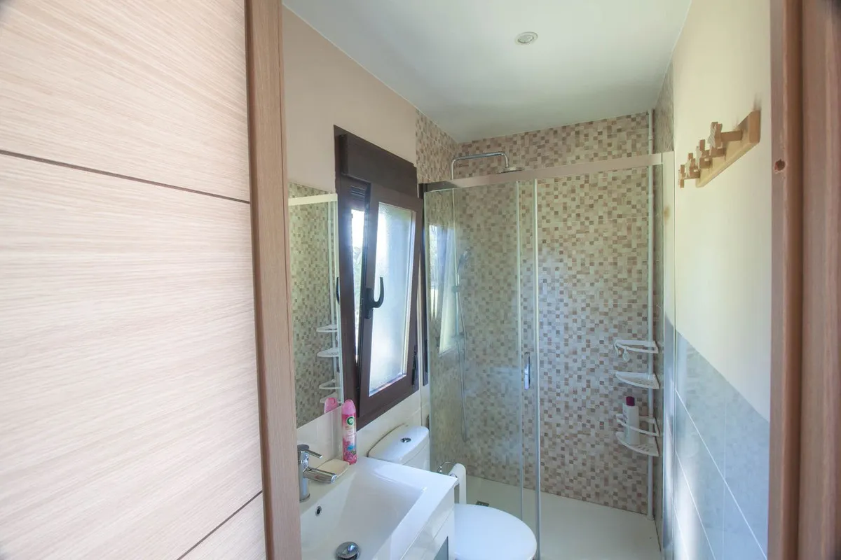 381f006b-3c0b-438e-8547-15543fabaffc