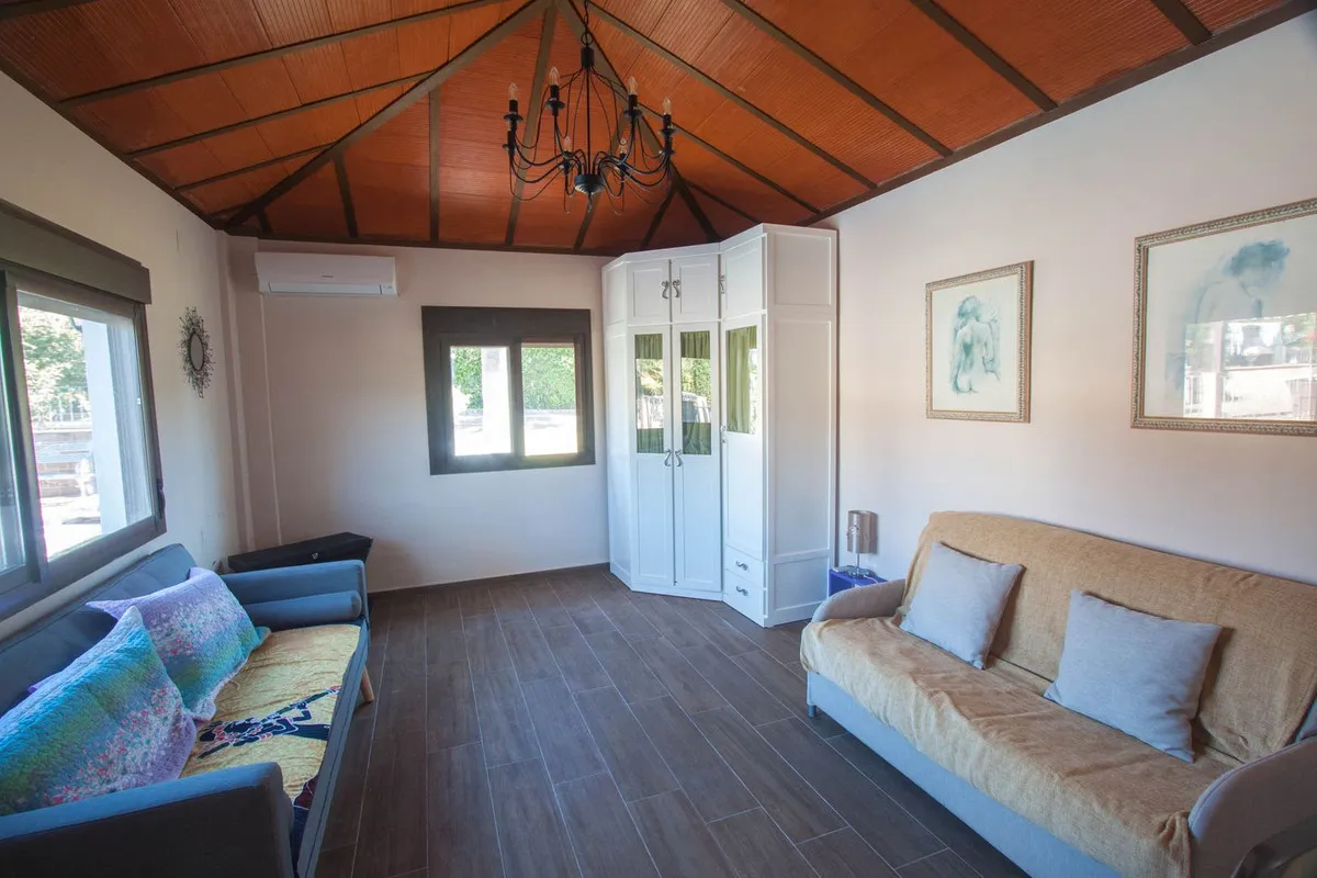 ea6ca8ae-9de8-4ee8-851e-270b5608396e