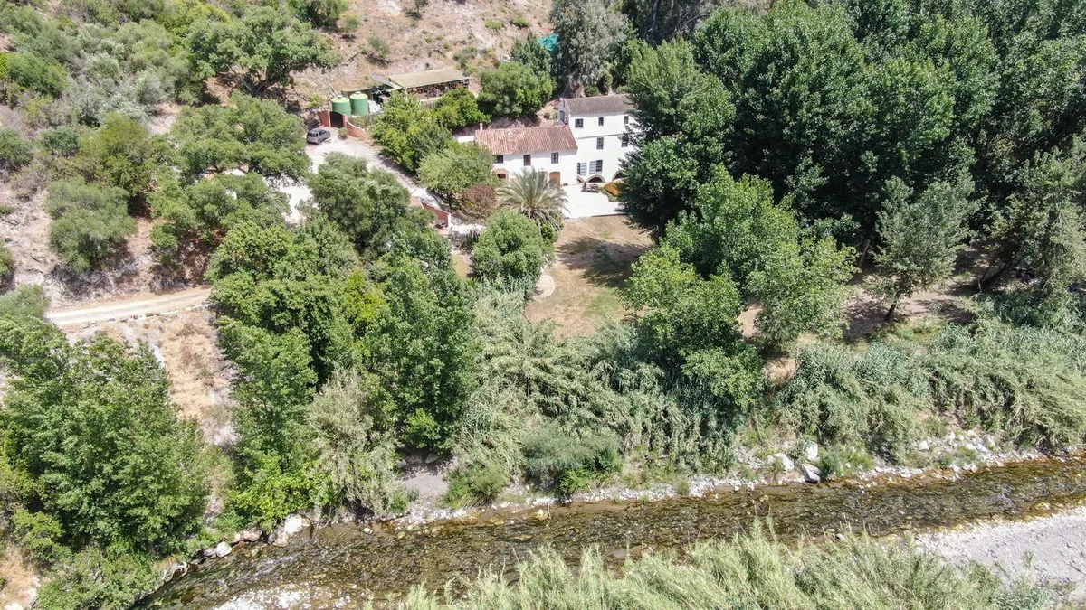 908ce867-8ccc-49b7-b70c-fb0733777c04