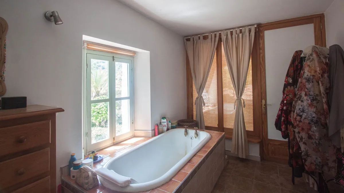 ab5a11a6-2576-4207-96f6-11a4cbbc1cb3