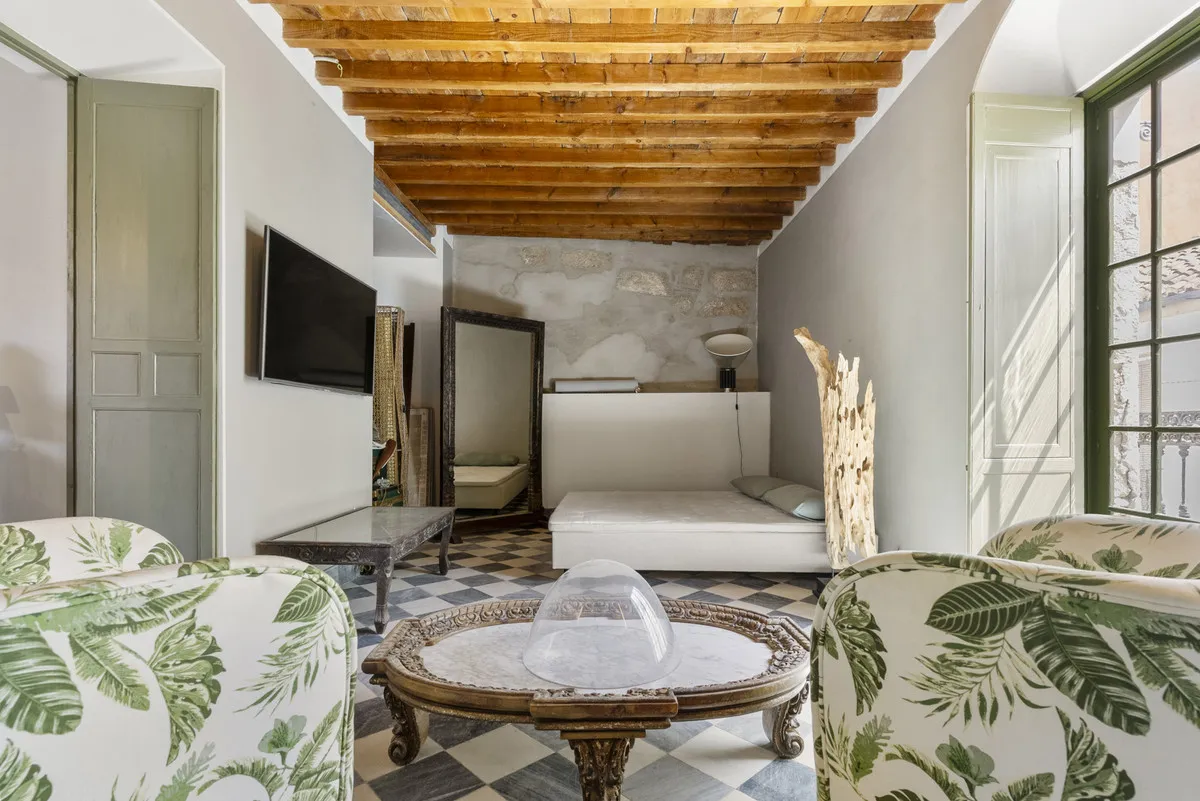 8fb1c89e-36e9-487d-b99f-74e7a8f1553c