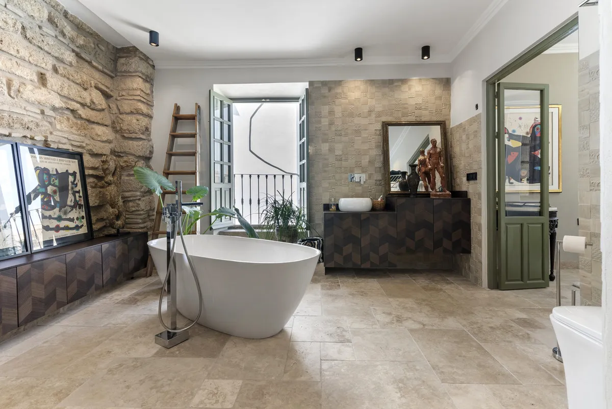 fa310a44-5e8b-444e-9fa0-cc7d42a4be2b