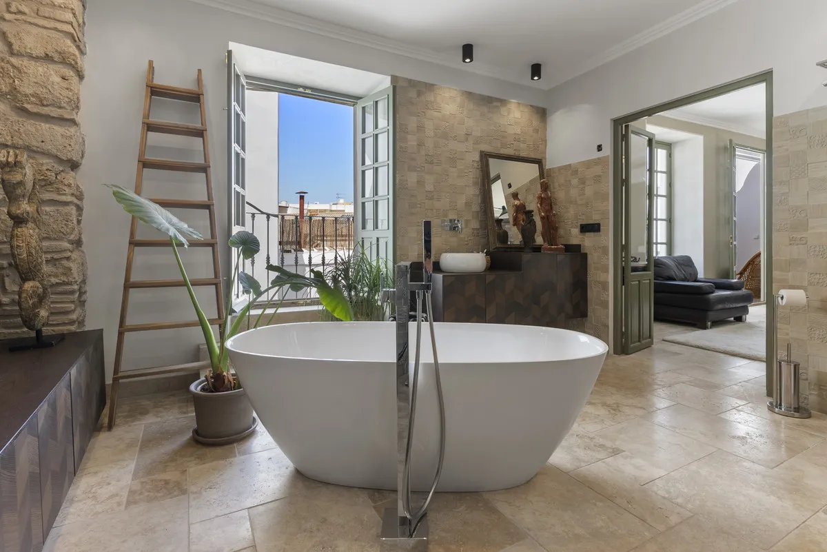 fb28dd6a-3718-481f-943c-5adb494a85b2