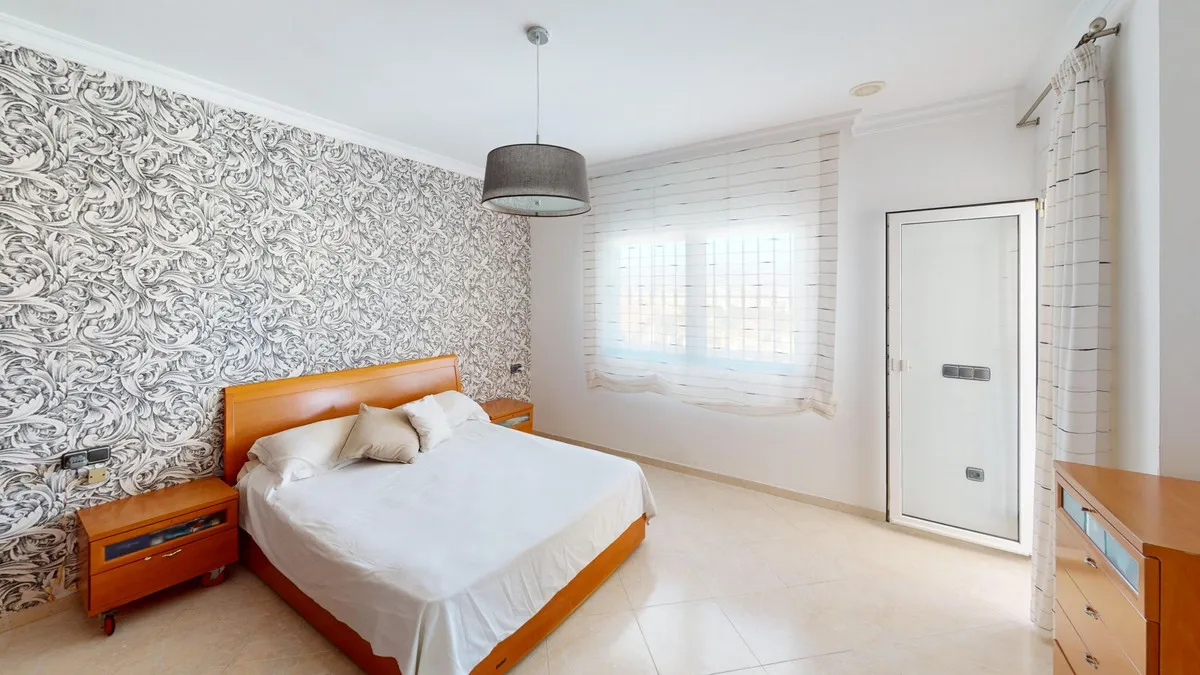 2cca1d48-c245-4db1-ba21-b396bdf1a713