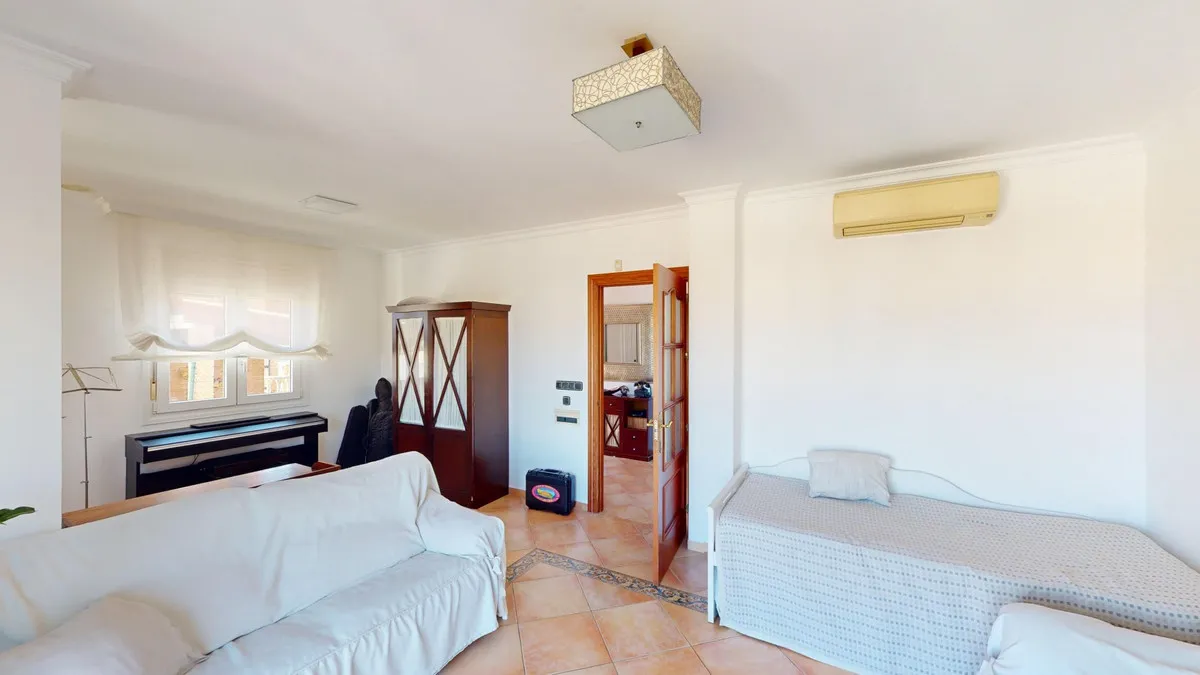 4d560e58-b5f8-4cb9-8fc3-c156885b3a2c