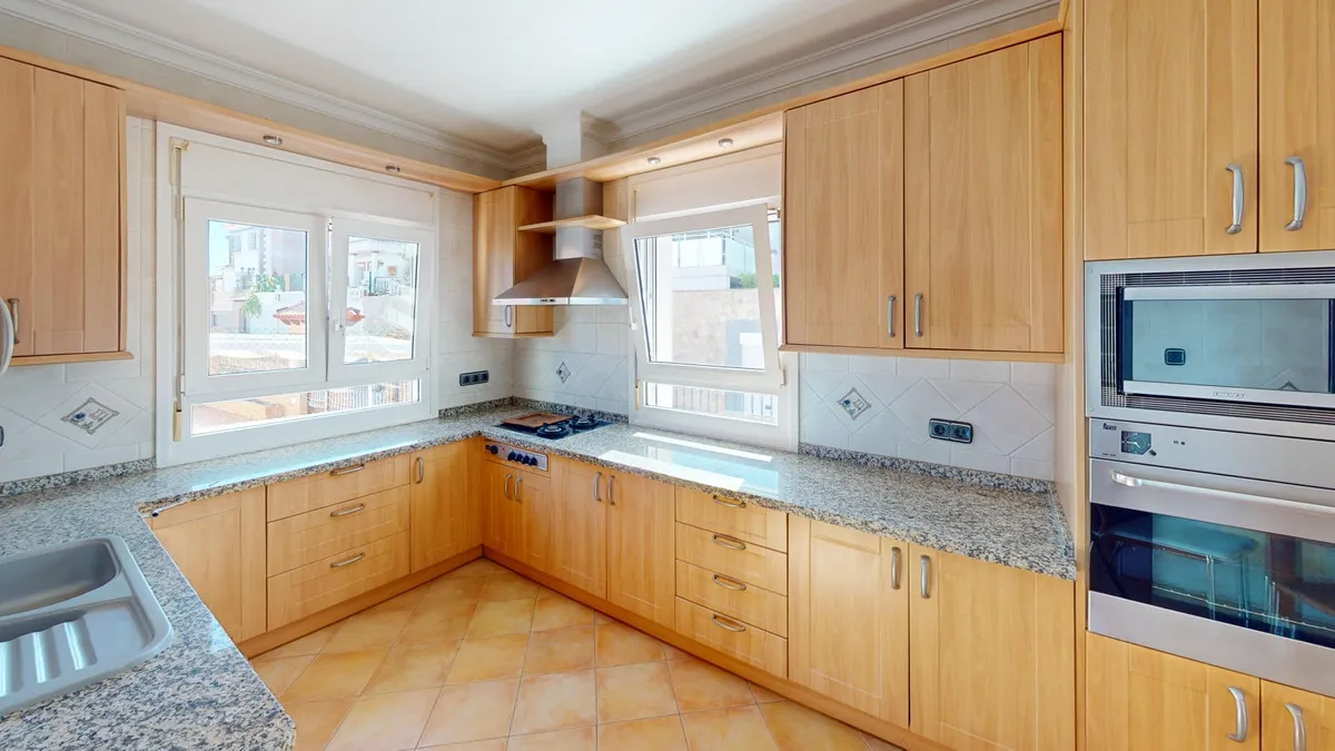 be6185b2-e8db-4c10-9099-8fa7c94ed087