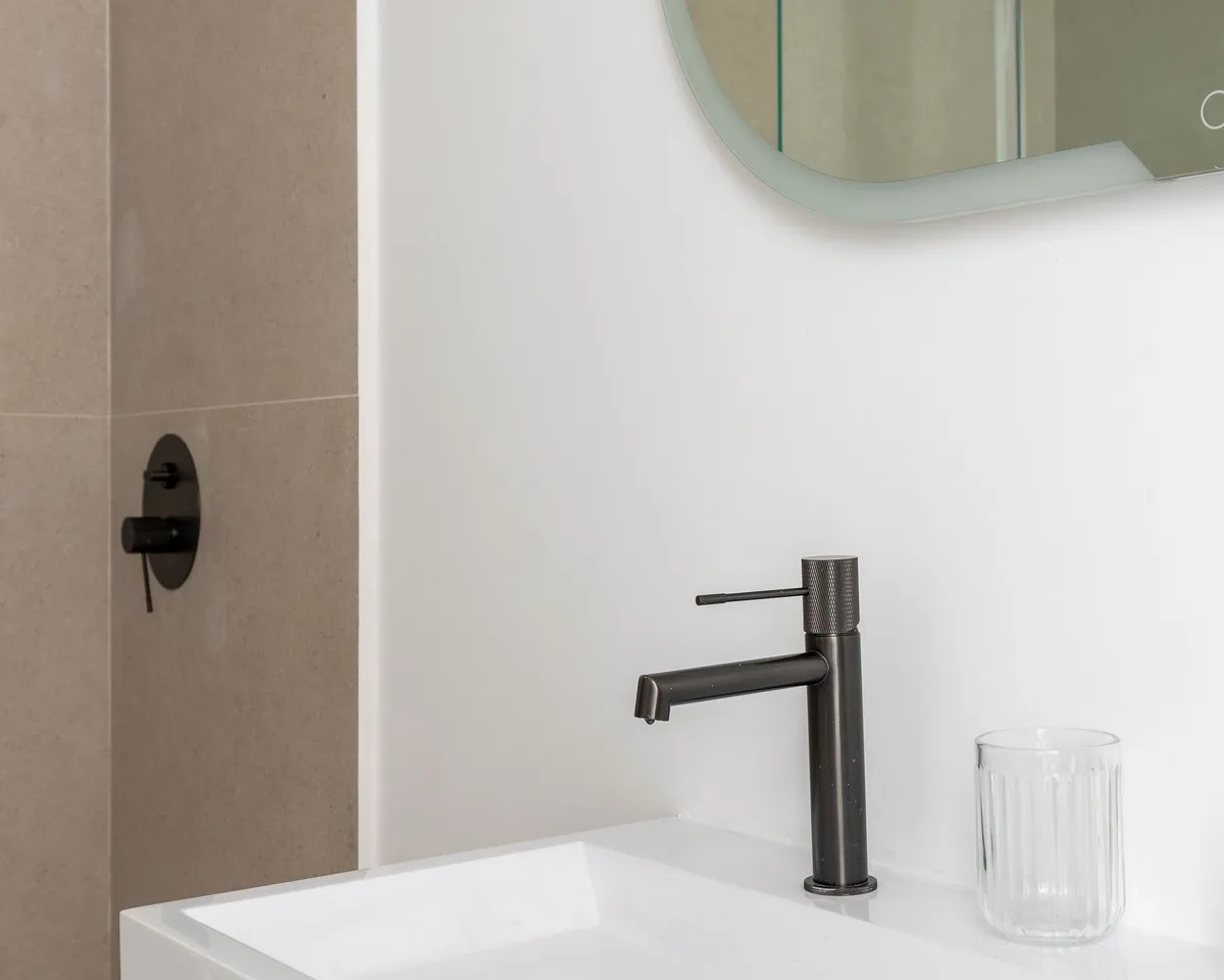 00ac03e4-8df7-4426-946d-4eb951f5ea12