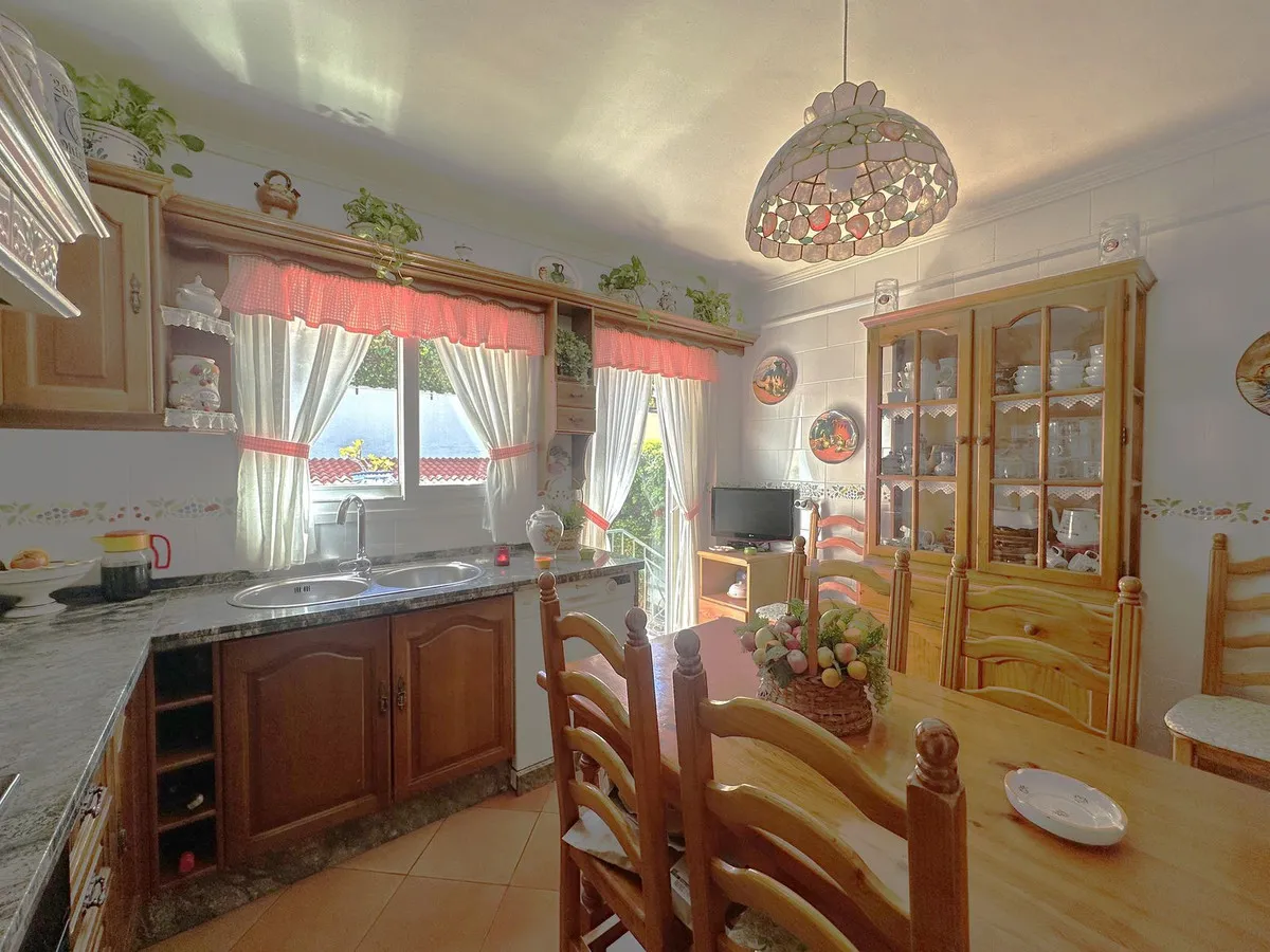 4284d04e-3f5b-4ea8-994b-2a260d2e54b6