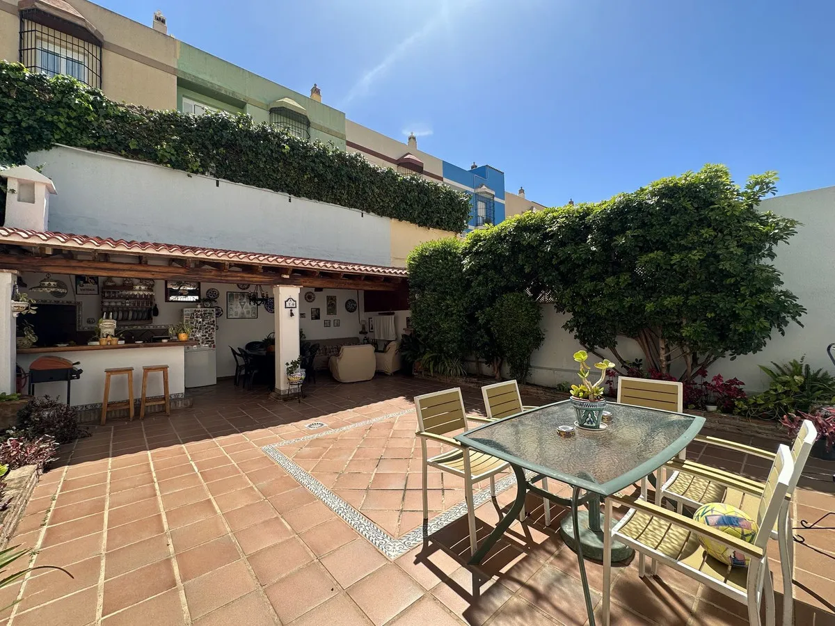 726e8b1f-aee3-48fd-b8dd-72c2c65313e0