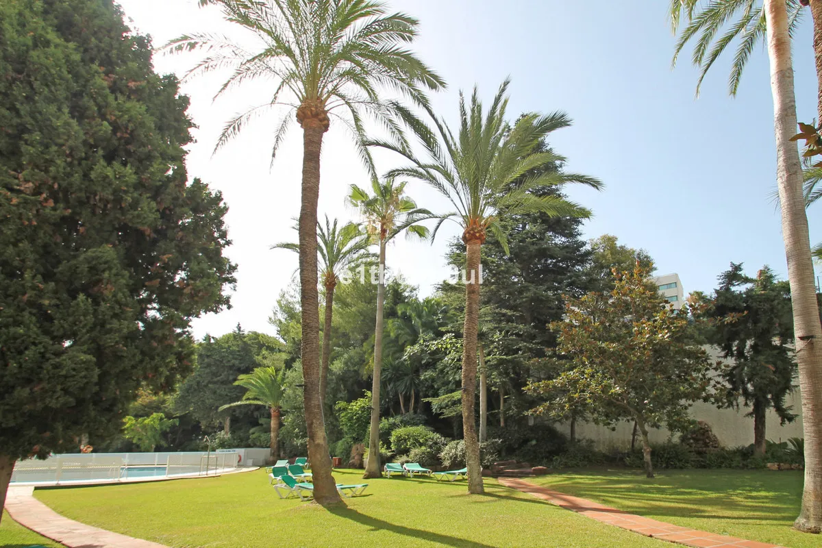 b90451ea-733d-47e6-97c5-2801fdeedb1f