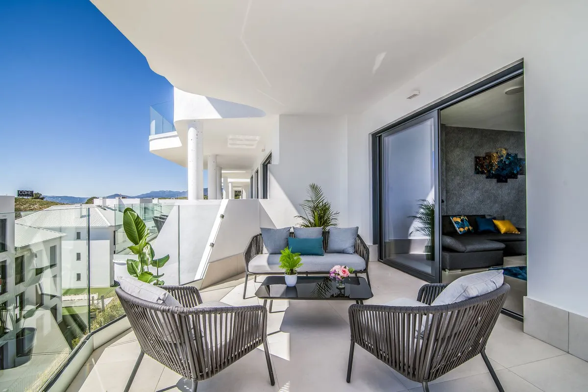 5f562764-56dc-4d7d-ae21-47effc773f8f