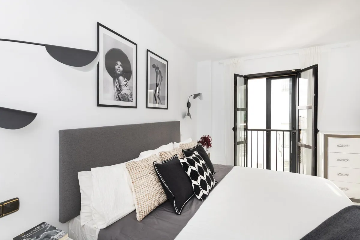 e4957d92-ba17-4baa-9576-a1c1ae996f12