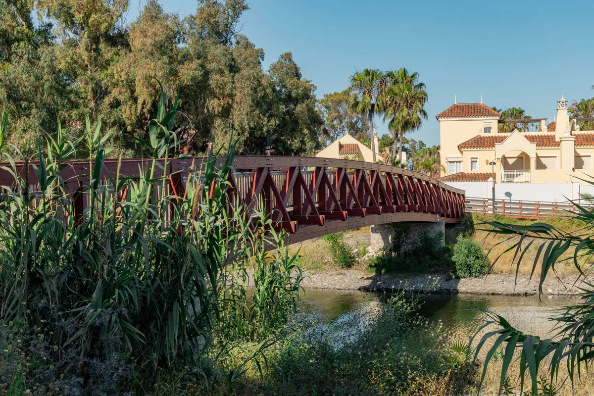 039b2d29-f396-464c-bc6f-0192ccecf182