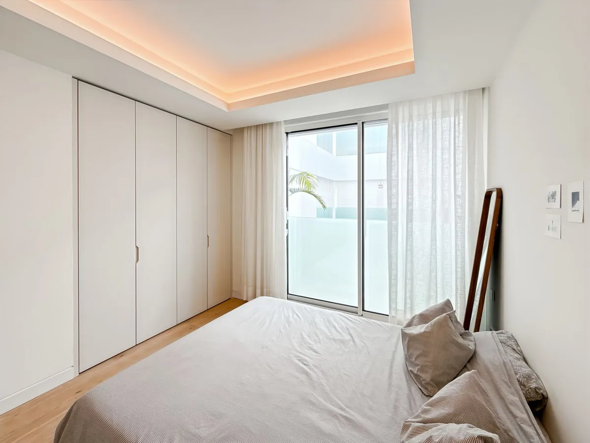 2049476b-7217-4fdc-9159-ff61d1176dfc