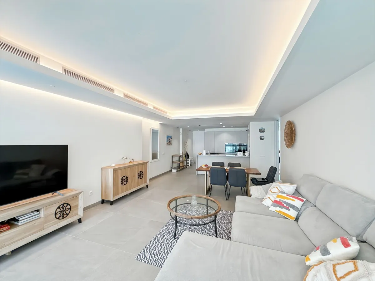 49697605-6be0-43df-a142-96f9b74b4f65