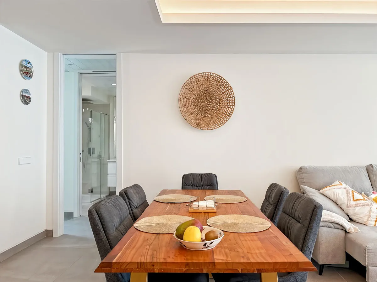 8f1a8378-8639-435a-844d-2e43a331c738