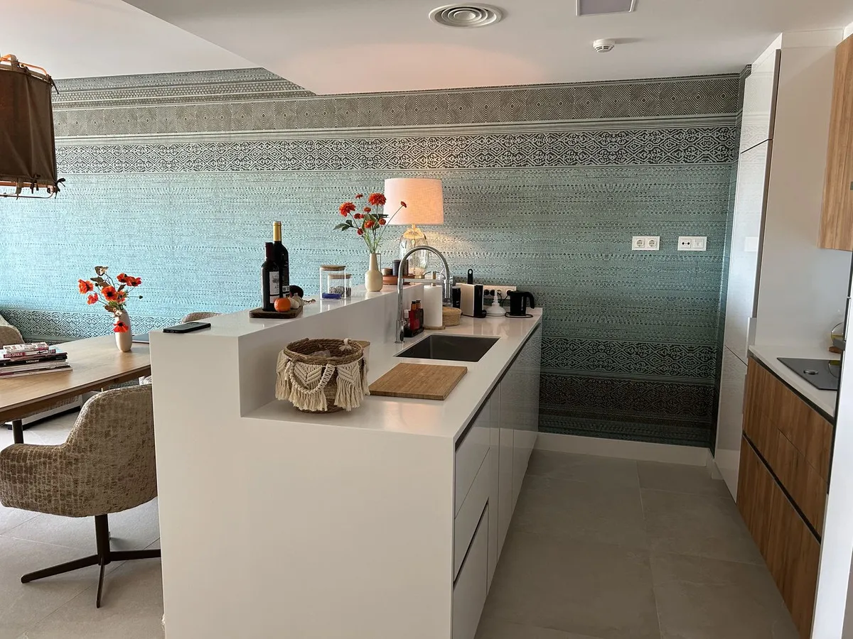 2f709703-25fa-41a2-ac7b-2a4f677f7513