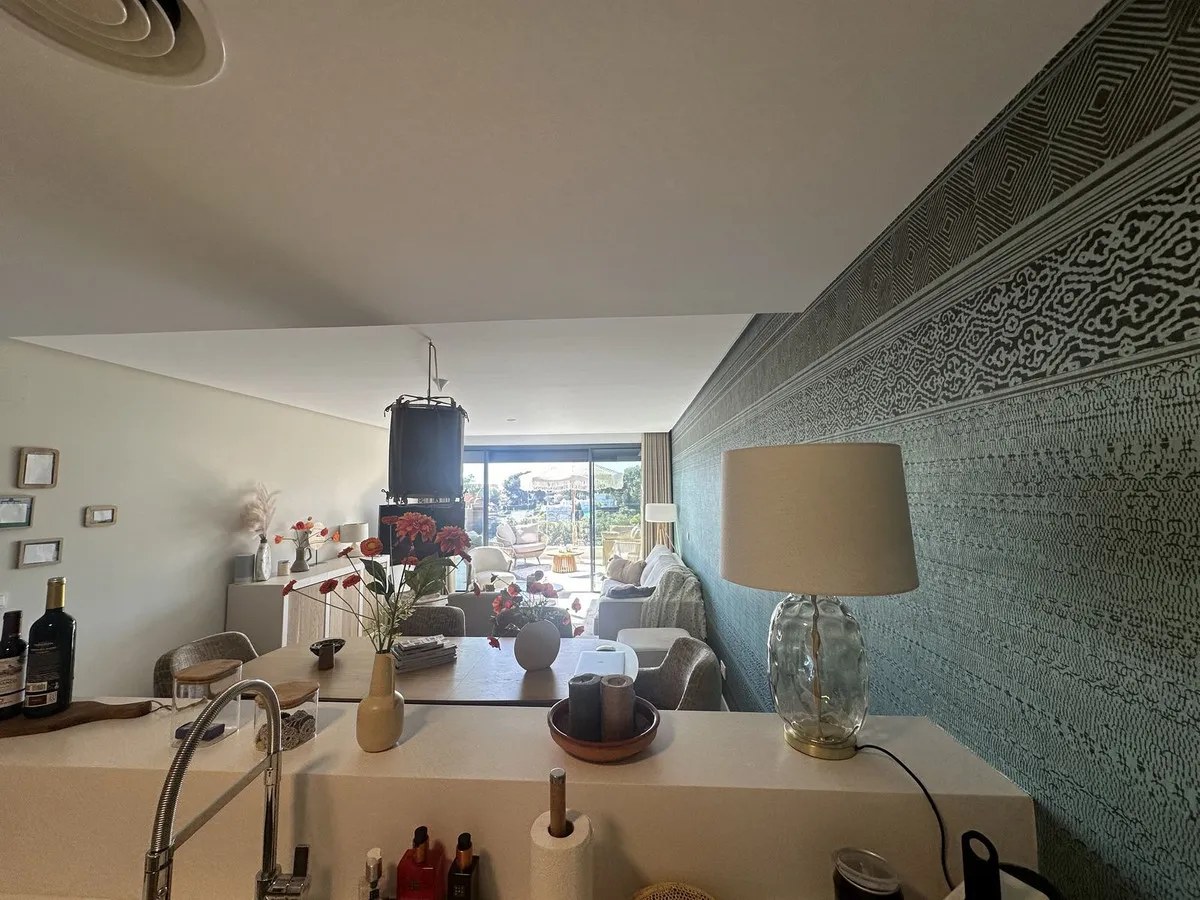 50d8f2a4-f155-4fc1-9a3a-5d548d2984ea