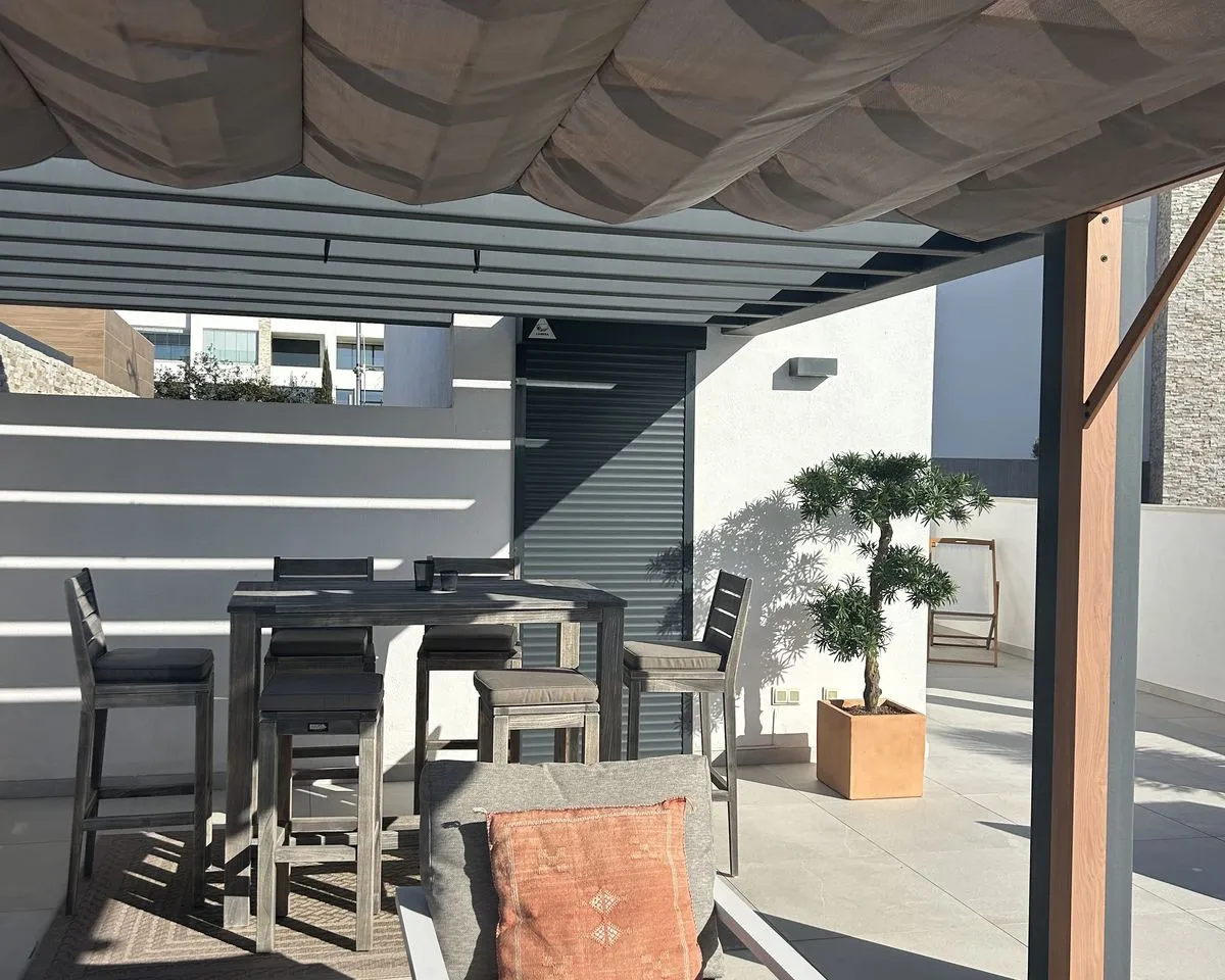 75ffaac3-af08-4cc0-9a70-7b2d9183d0f5