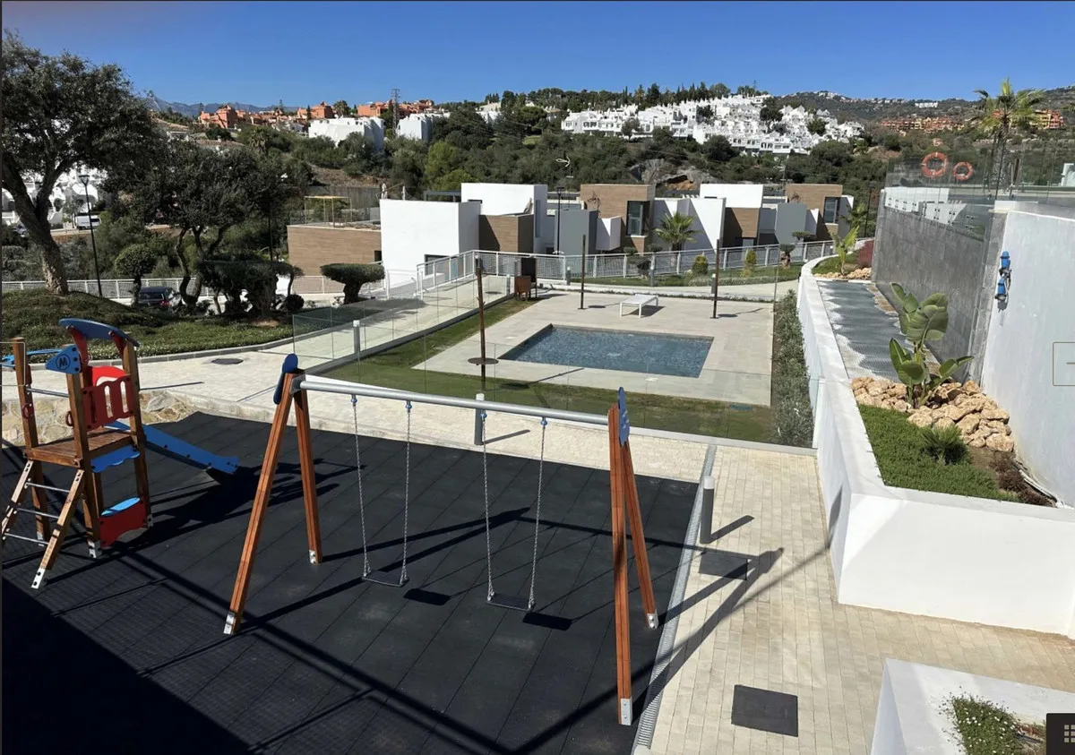 ff23872f-5a3a-4e1a-8a28-239be980e122