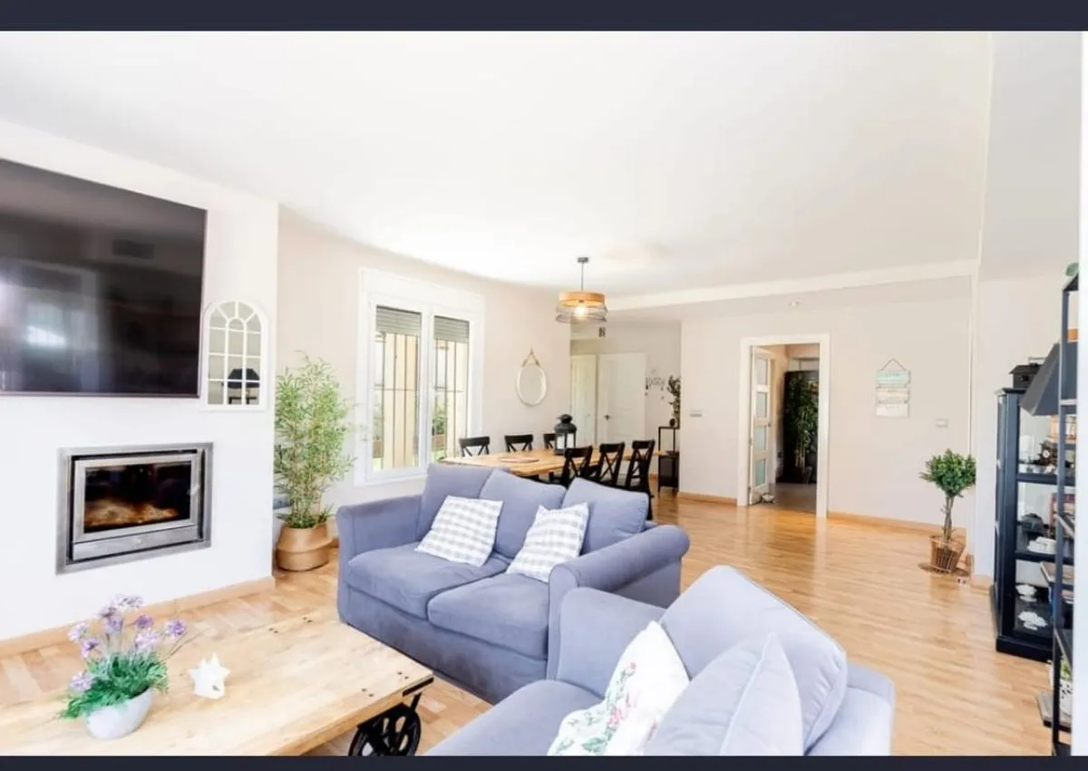 e246a5e4-d485-454f-a7fe-627578d33215