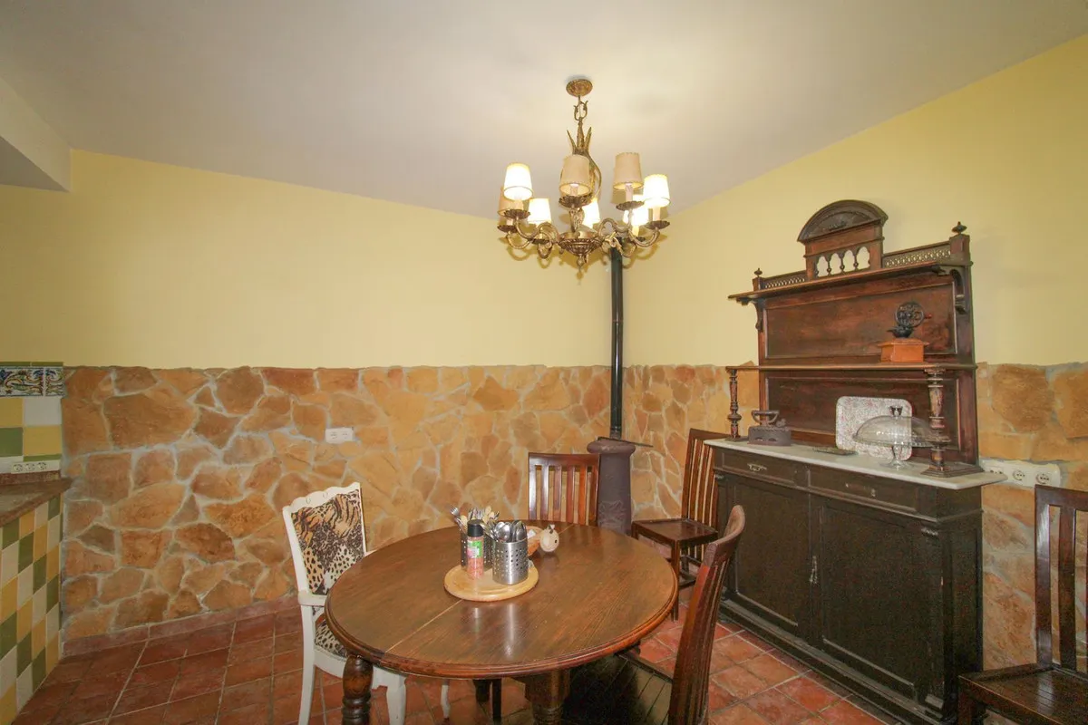 0e2a6389-adf1-4535-ae99-b5ad9565aee6