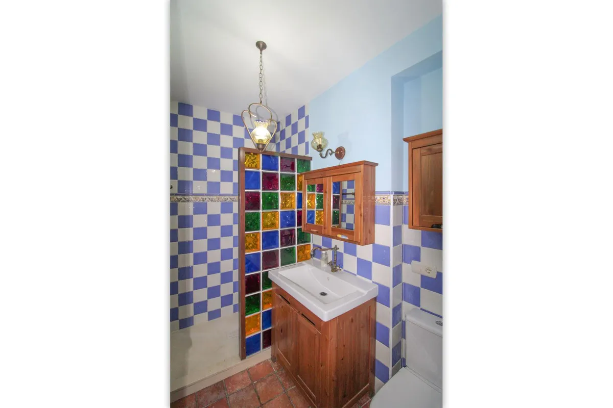 a547ef10-aa70-41cd-be5b-07a88f138ed6