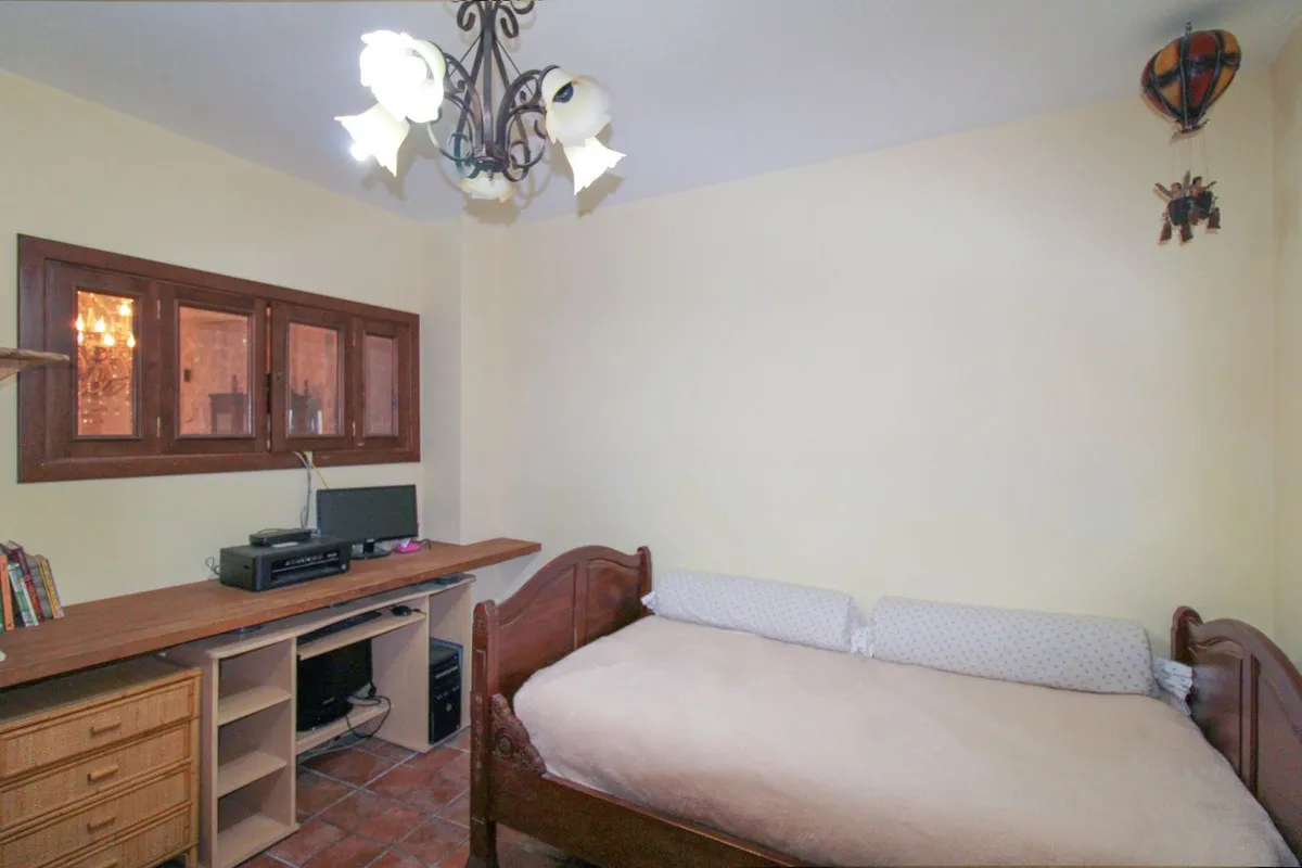 f1d72326-5da0-4f41-b789-d2e26a849927