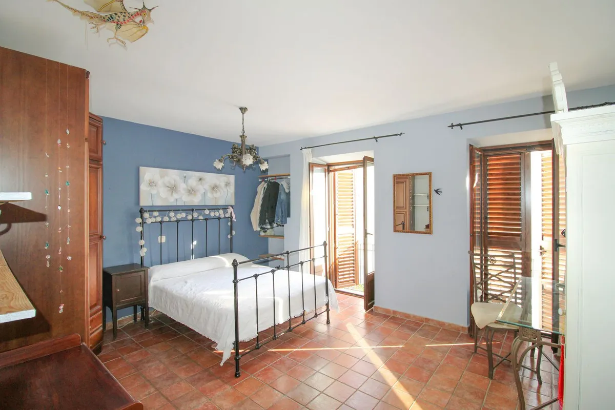 ff0fd118-7452-4d4b-a886-30a0212f4aff