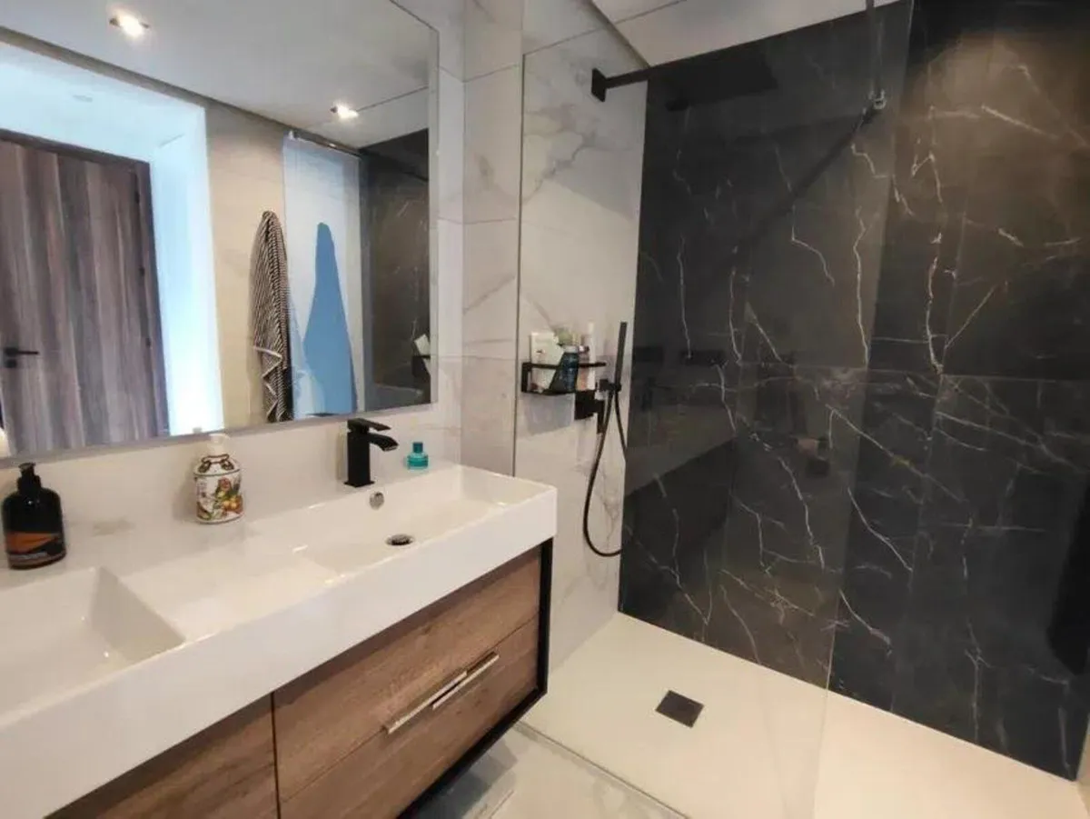 e15a0c48-c191-4502-bfe6-4b2db63b4982