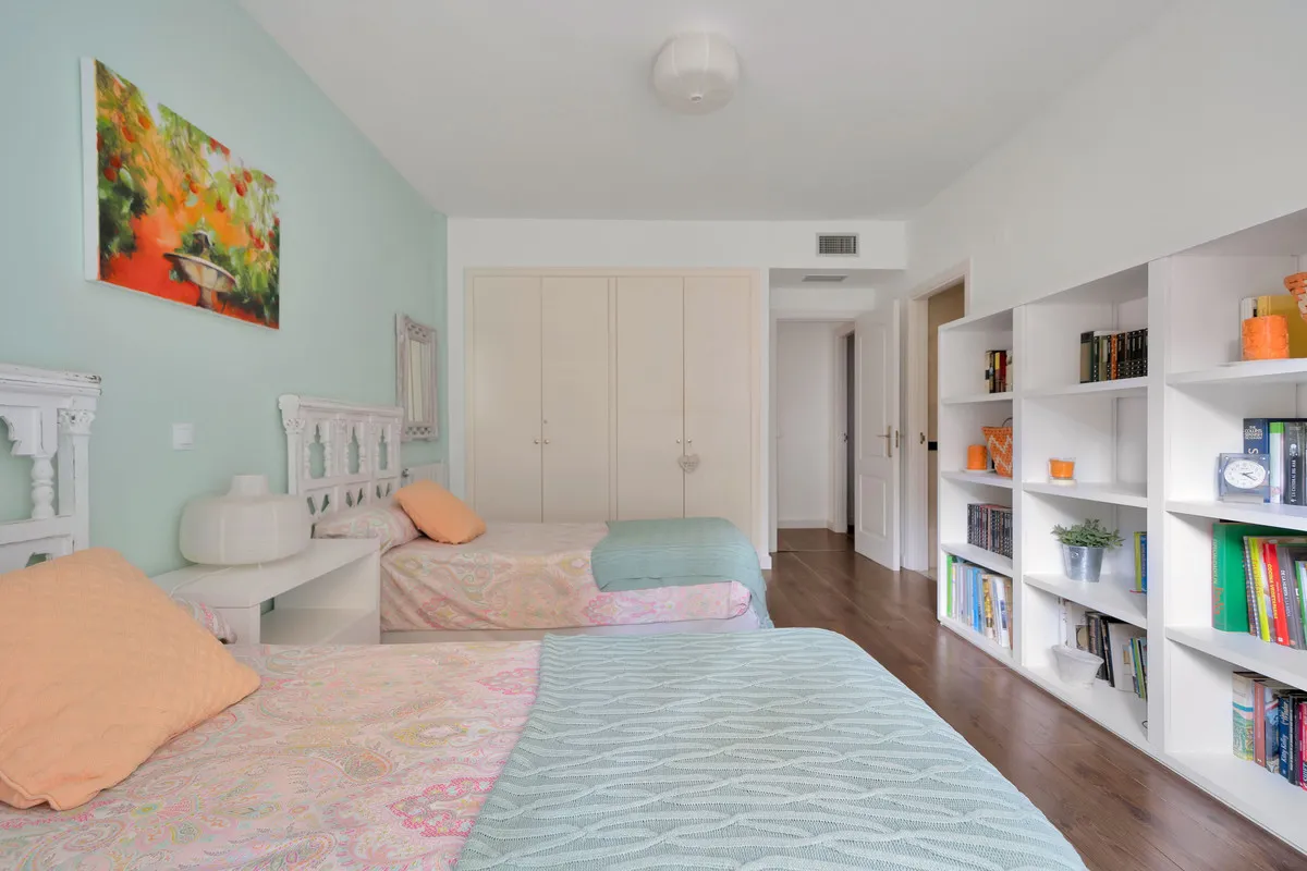 c5c1ab95-12c3-484d-924e-1d299a090a76